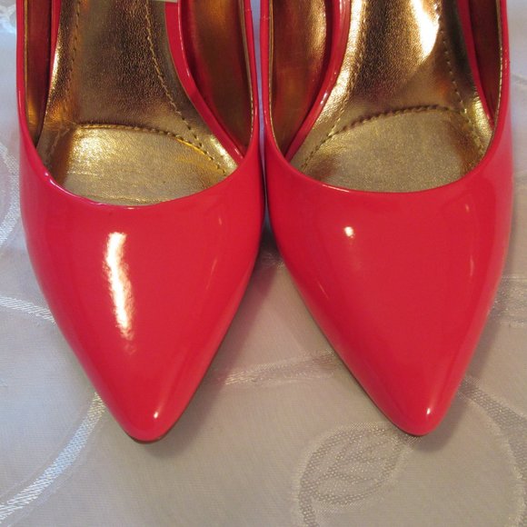 BCBGeneration NEON PINK PATENT LEATHER STILETTO – NWT - Picture 3 of 10
